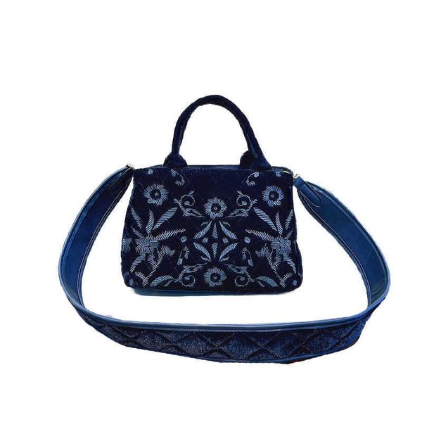 designer luxury women the tote bag fashion versatile handbags shoulder crossbody bags purse telfars totes large capacity saddle wallets 7a f
designer luxury women the tote bag fashion versatile handbags shoulder crossbody bags purse telfars totes large capacity saddle wallets 7a f