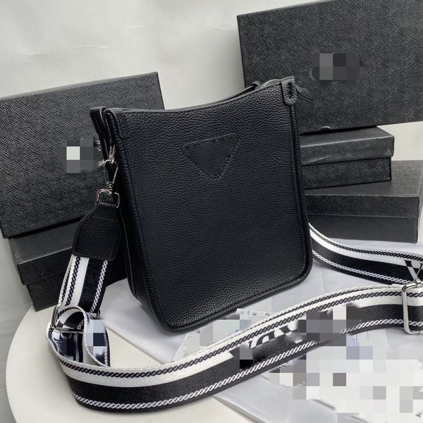 prade shoulder bag deer grain cowhide tote bags metal logo handbag braided pattern adjustable shoulders strap nylon lining crossbody bagss w
prade shoulder bag deer grain cowhide tote bags metal logo handbag braided pattern adjustable shoulders strap nylon lining crossbody bagss w