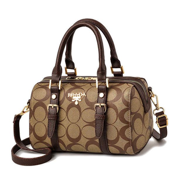 2023 trendy brand fashion a woman's bag direct hand new printing trend boston texture pillow msenger
2023 trendy brand fashion a woman's bag direct hand new printing trend boston texture pillow msenger