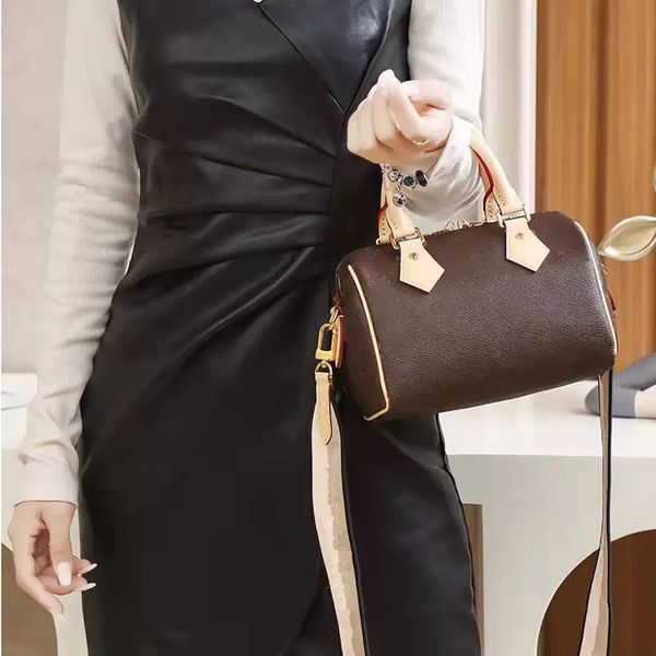 classic shoulder bag handbag designer luxury women's wallet crossbody party pu leather casual dinner party daily communication focus ba, Black;red
classic shoulder bag handbag designer luxury women's wallet crossbody party pu leather casual dinner party daily communication focus ba, Black;red