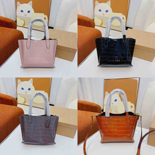 shopping bags shoulder tote designer handbags women fashion crossbody classic alligator leather handbag printed lady large capacity
shopping bags shoulder tote designer handbags women fashion crossbody classic alligator leather handbag printed lady large capacity