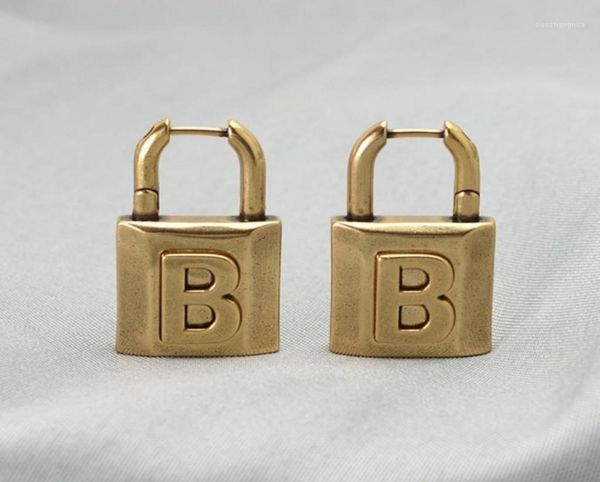 stud retro letter b lock earrings highquality brass material to create personality exaggerated highend metal2285646, Golden;silver
stud retro letter b lock earrings highquality brass material to create personality exaggerated highend metal2285646, Golden;silver