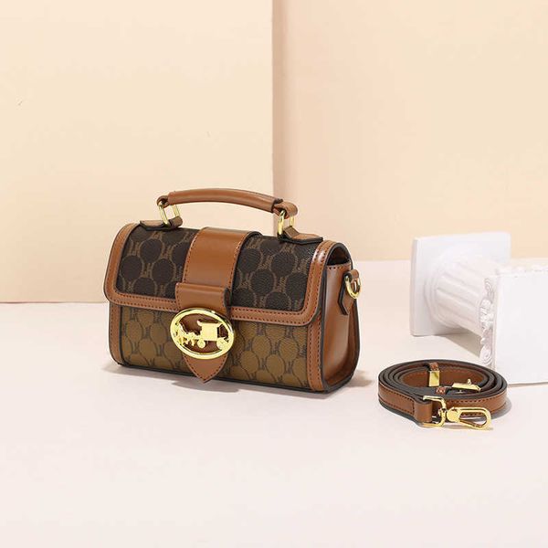 2023 trendy brand fashion a woman's bag bag women's new old flower carriage texture small handheld square
2023 trendy brand fashion a woman's bag bag women's new old flower carriage texture small handheld square