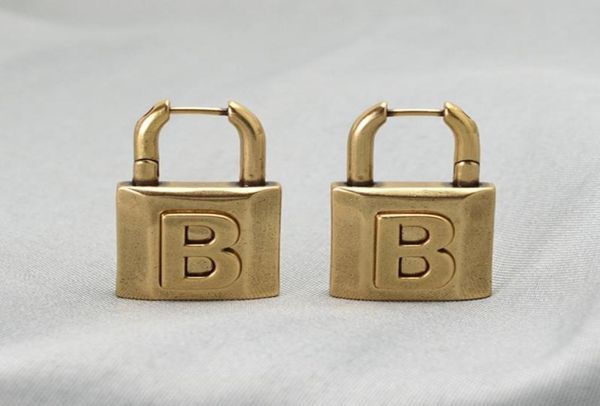 stud retro letter b lock earrings highquality brass material to create personality exaggerated highend metal2200168, Golden;silver
stud retro letter b lock earrings highquality brass material to create personality exaggerated highend metal2200168, Golden;silver