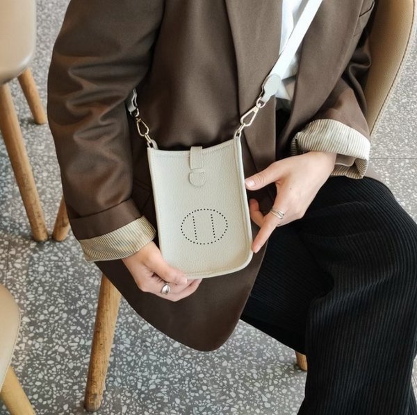 new layer cowhide lychee pattern small square bag for men and women universal crossbody bags leather phone bag
new layer cowhide lychee pattern small square bag for men and women universal crossbody bags leather phone bag