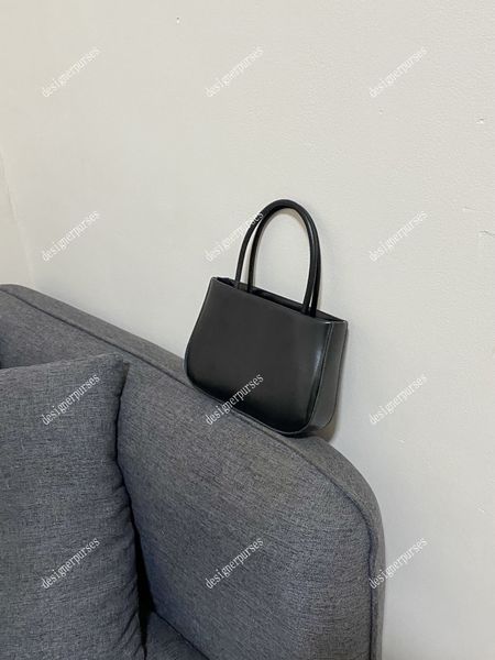 tz fashion bags designer chiquito bag women mini trend handbags silver chain tiny shoulder crossbody bags luxury cowhide wrist bag lady poch
tz fashion bags designer chiquito bag women mini trend handbags silver chain tiny shoulder crossbody bags luxury cowhide wrist bag lady poch
