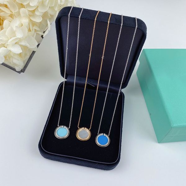 luxury design necklace fashion women's pendant necklace classic style white mother shell material is beautiful very nice, Silver
luxury design necklace fashion women's pendant necklace classic style white mother shell material is beautiful very nice, Silver