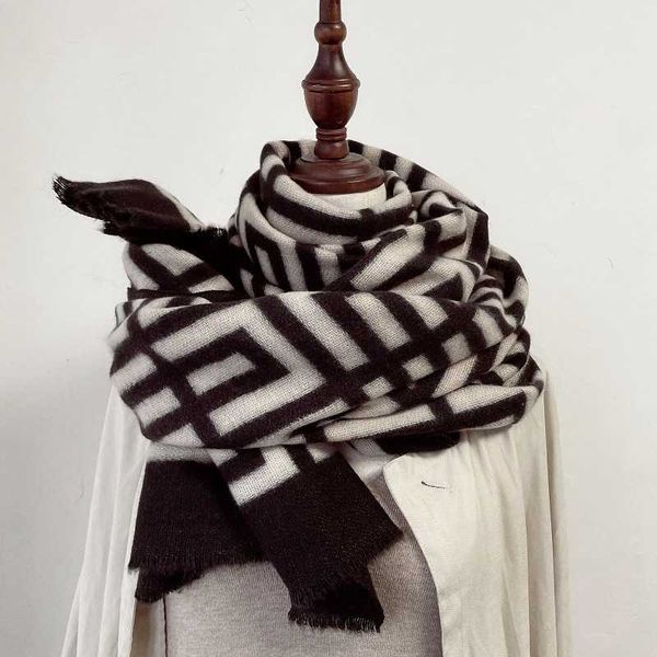 scarves hat and glove suit scarf temperament autumn winter women's cashmere scarves korean version wild net red maze lattice long warm, Blue;gray
scarves hat and glove suit scarf temperament autumn winter women's cashmere scarves korean version wild net red maze lattice long warm, Blue;gray