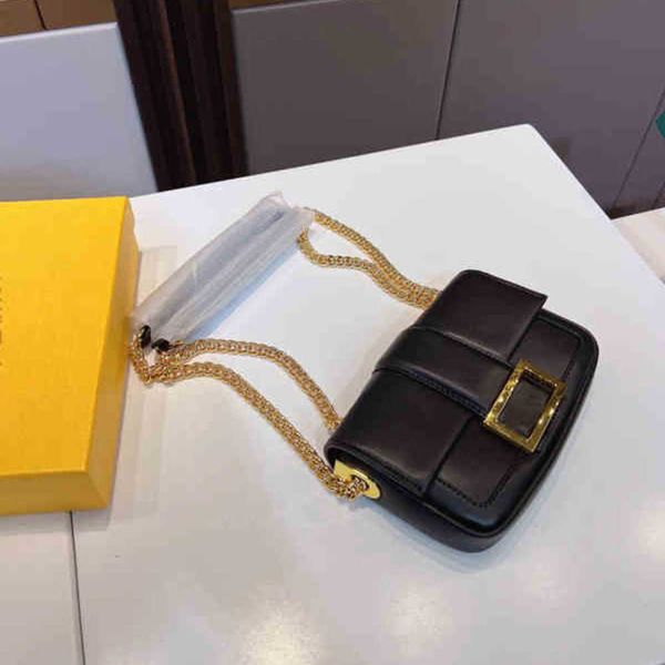 evening bags shoulder vintage chain underarm women handbag leather designer crossbody female purses with large lock 220307
evening bags shoulder vintage chain underarm women handbag leather designer crossbody female purses with large lock 220307