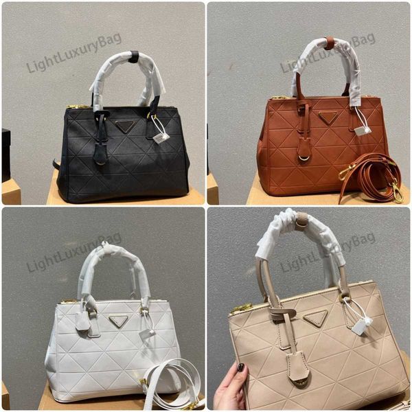 designer shoulder crossbody bag fashion cross body wild handbag womens real leather classic luxury handbags tote female purses 221205
designer shoulder crossbody bag fashion cross body wild handbag womens real leather classic luxury handbags tote female purses 221205