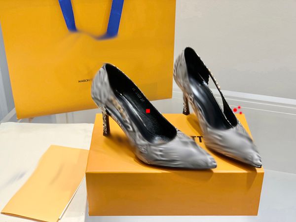 2023 buckle shoes woman high heels pumps ladies wedding shoesss heels shoe metal v tacones pointed toe stilettos black dress shoess with box
2023 buckle shoes woman high heels pumps ladies wedding shoesss heels shoe metal v tacones pointed toe stilettos black dress shoess with box