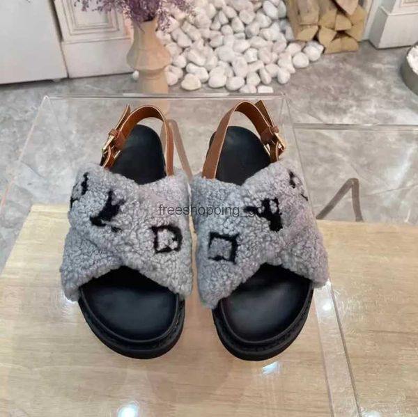 original box with sandal 2022 ladies summer sandal s beach home slippers ladies slippers fashion print leath louiseity lvs viutonity wom, Black
original box with sandal 2022 ladies summer sandal s beach home slippers ladies slippers fashion print leath louiseity lvs viutonity wom, Black