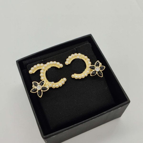 2023 luxury quality charm stud earring with nature shell beads and black color design have box stamp ps7401a, Golden
2023 luxury quality charm stud earring with nature shell beads and black color design have box stamp ps7401a, Golden