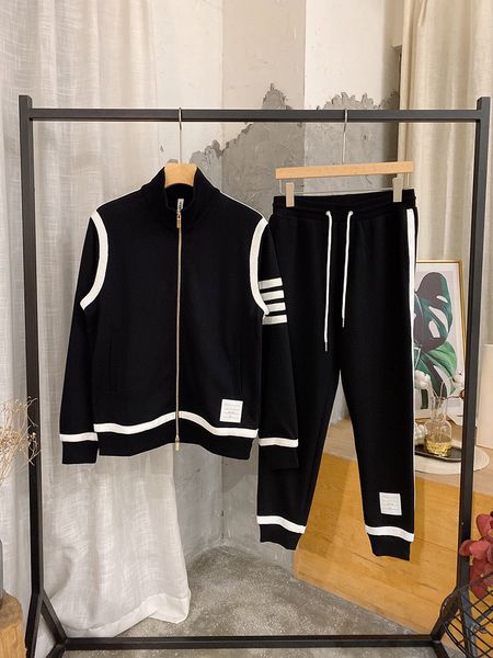 2022 new men's zipper tracksuits luxury brand quality design comfortable casual sportswear set, Gray
2022 new men's zipper tracksuits luxury brand quality design comfortable casual sportswear set, Gray