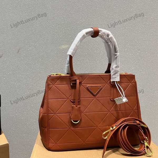 designer shoulder crossbody bag fashion cross body wild handbag womens real leather classic luxury handbags tote female purses 221209
designer shoulder crossbody bag fashion cross body wild handbag womens real leather classic luxury handbags tote female purses 221209
