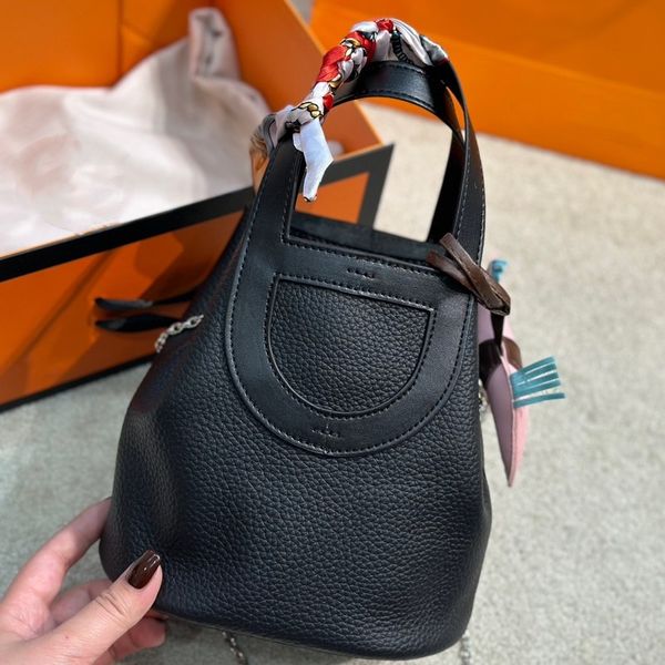 10a brand designer bag women's handbag soft leather mini pig nose vegetable basket chain crossbody bag intheloop serial number give sca
10a brand designer bag women's handbag soft leather mini pig nose vegetable basket chain crossbody bag intheloop serial number give sca
