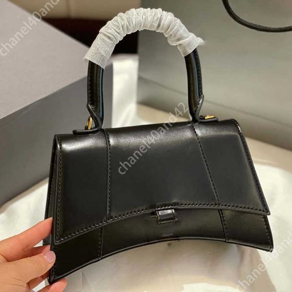 handbags ladies luxury designer bags classic casual travel bags leather material fashion shoulder bag women's wallet 0066666
handbags ladies luxury designer bags classic casual travel bags leather material fashion shoulder bag women's wallet 0066666