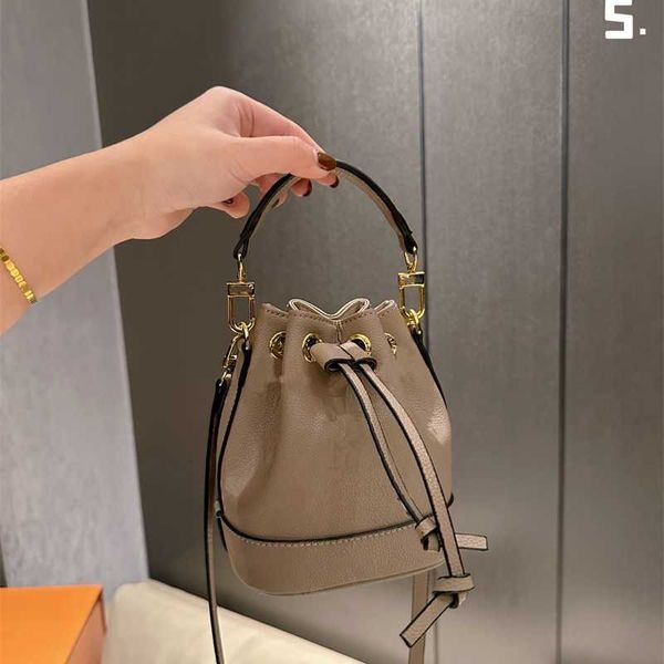 luxury designer womenbags quilted shoulder rich barrels real classic marc cannes modeling leather crossbody bucket bag the snapssaddle bag c
luxury designer womenbags quilted shoulder rich barrels real classic marc cannes modeling leather crossbody bucket bag the snapssaddle bag c
