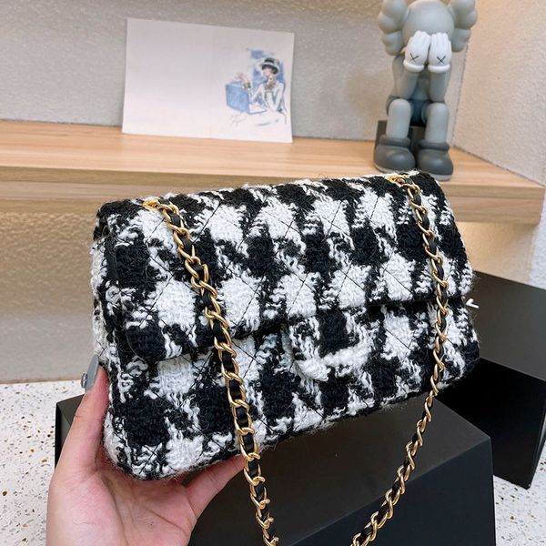 designer splice knitted two-tone tweed quilted bags gold metal hardware double flap coin purse luxury handbag key pouch crossbody shoulder c
designer splice knitted two-tone tweed quilted bags gold metal hardware double flap coin purse luxury handbag key pouch crossbody shoulder c