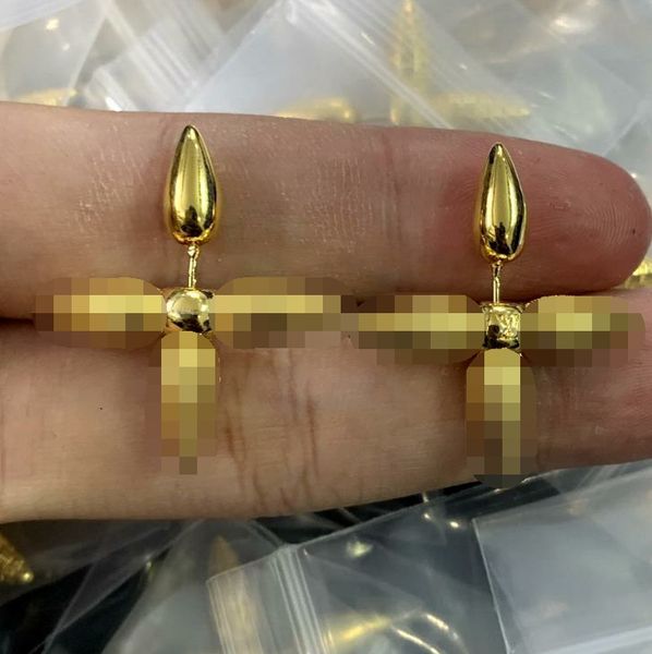 new designed women silver dangle earring v letter full diamonds combination brass 18k gold plating ladies pendants earrings studs designer j
new designed women silver dangle earring v letter full diamonds combination brass 18k gold plating ladies pendants earrings studs designer j