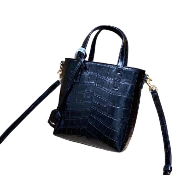 5a fashion women handbag shopping bag handbag designed by famous designer crossbodycrocodile lady tote brand letter embossed skin mini editi
5a fashion women handbag shopping bag handbag designed by famous designer crossbodycrocodile lady tote brand letter embossed skin mini editi