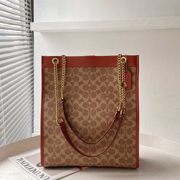 2023 trendy brand fashion a woman's bag autumn and winter new coating old flower collage magnetic buckle shopping bag cashin tote chain
2023 trendy brand fashion a woman's bag autumn and winter new coating old flower collage magnetic buckle shopping bag cashin tote chain