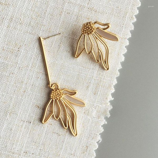 stud earrings asymmetric flower for women korean gold tone statement fashion jewelry summer europe y2k accessories, Golden;silver
stud earrings asymmetric flower for women korean gold tone statement fashion jewelry summer europe y2k accessories, Golden;silver