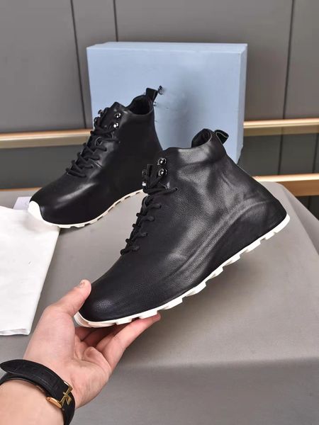 luxury men district runner sports shoes downtown leather sneakers knitted foreskin sole man casual walking white black eu38-46 with box
luxury men district runner sports shoes downtown leather sneakers knitted foreskin sole man casual walking white black eu38-46 with box