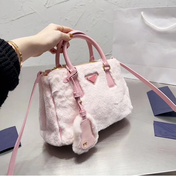 luxury fur totes bags for women designer handbags leather strap crossbody bag with metal letter elegant lady evening bags black pink white
luxury fur totes bags for women designer handbags leather strap crossbody bag with metal letter elegant lady evening bags black pink white