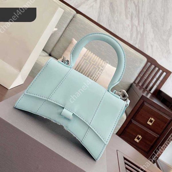 handbags ladies luxury designer bags classic casual travel bags leather material fashion shoulder bag women's wallet6666
handbags ladies luxury designer bags classic casual travel bags leather material fashion shoulder bag women's wallet6666