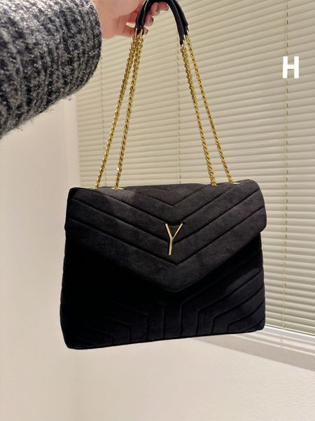 classic sheepskin bag shoulder bags womens golden chain handbag genuine leather fashion cross body evening bag soft material designer purse
classic sheepskin bag shoulder bags womens golden chain handbag genuine leather fashion cross body evening bag soft material designer purse