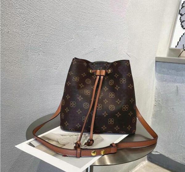 designer bucket bags shopping cross body handbag detachable and adjustable shoulder strap letter central zippered handbags m44020 m44021 hyt
designer bucket bags shopping cross body handbag detachable and adjustable shoulder strap letter central zippered handbags m44020 m44021 hyt