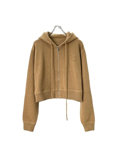 the latest simple version hoodie in autumn and winter is slim and plain, White;black
the latest simple version hoodie in autumn and winter is slim and plain, White;black