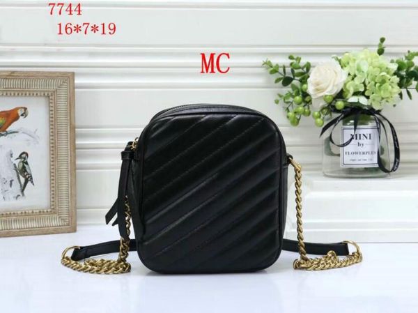 women designer gold chain shoulder bag luxury leather stripe hobo crossbody chest pack tote handbags purse messenger clutch bags
women designer gold chain shoulder bag luxury leather stripe hobo crossbody chest pack tote handbags purse messenger clutch bags