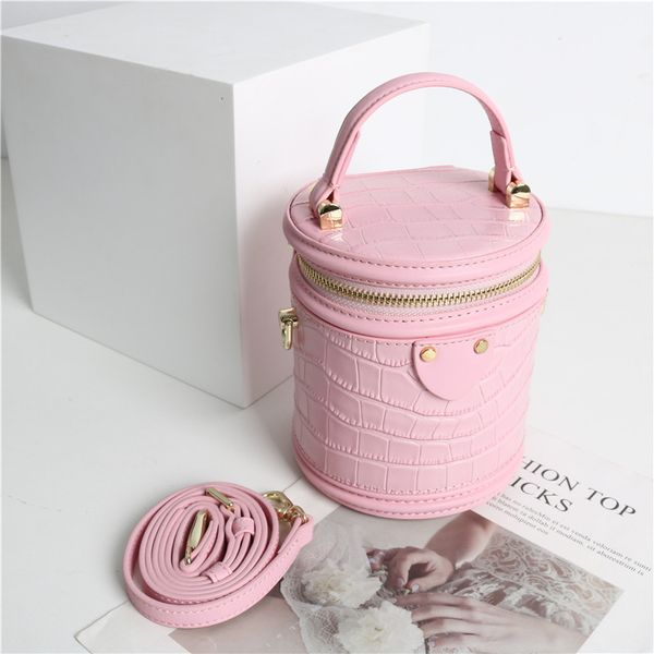 leather women's bags 2022 european and american retro round high-end box fashion portable women's python skin bucket bag various c
leather women's bags 2022 european and american retro round high-end box fashion portable women's python skin bucket bag various c
