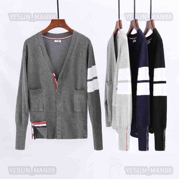 digner luxury tbs classic knitted cardigan spring autumn thin v-neck sweater short men and women couple female coat 2023, White
digner luxury tbs classic knitted cardigan spring autumn thin v-neck sweater short men and women couple female coat 2023, White