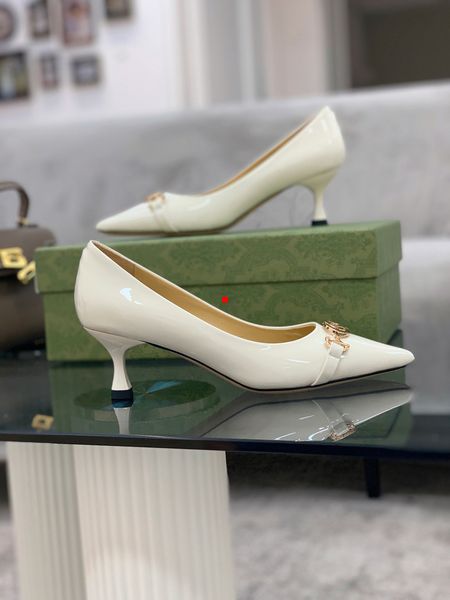 2023 dress shoes small fragrance light mouth single shoes women's color matching french thick heel baotou back empty high heels with bo, Black
2023 dress shoes small fragrance light mouth single shoes women's color matching french thick heel baotou back empty high heels with bo, Black