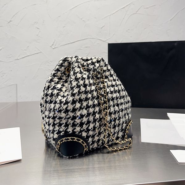 9a luxury bags women's single shoulder double chain bucket bag fashion wool backpack designer bag 22cm designers cross body purse lady
9a luxury bags women's single shoulder double chain bucket bag fashion wool backpack designer bag 22cm designers cross body purse lady