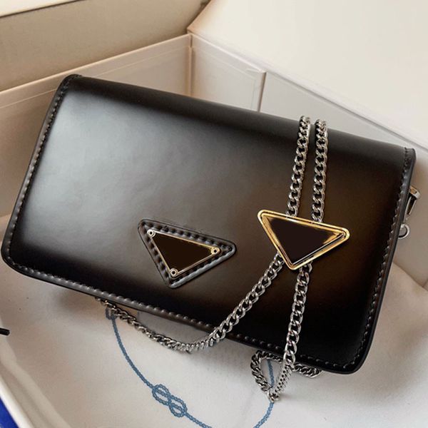 single shoulder bag chain flap messenger bags crossbody purse smooth genuine leather decoration fashion letter interior zip pocket
single shoulder bag chain flap messenger bags crossbody purse smooth genuine leather decoration fashion letter interior zip pocket