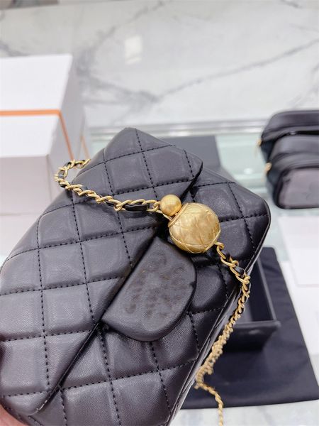 classic fashion women's single shoulder bag designer luxury hand-held cross-body purse white trend everything matching small the origin
classic fashion women's single shoulder bag designer luxury hand-held cross-body purse white trend everything matching small the origin