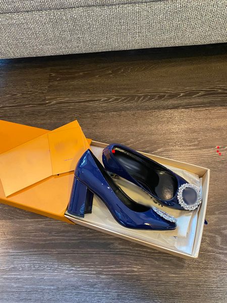 2023 good fashion women luxurys designers shoes designer sandals womens luxury high heels sandal dress shoess with box size 35-41 -m028, Black
2023 good fashion women luxurys designers shoes designer sandals womens luxury high heels sandal dress shoess with box size 35-41 -m028, Black