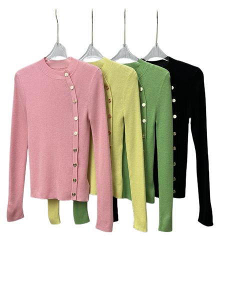 autumn and winter 2022 new fashion atmosphere beautiful wool knitting super soft comfortable gold button sweater, White;black
autumn and winter 2022 new fashion atmosphere beautiful wool knitting super soft comfortable gold button sweater, White;black