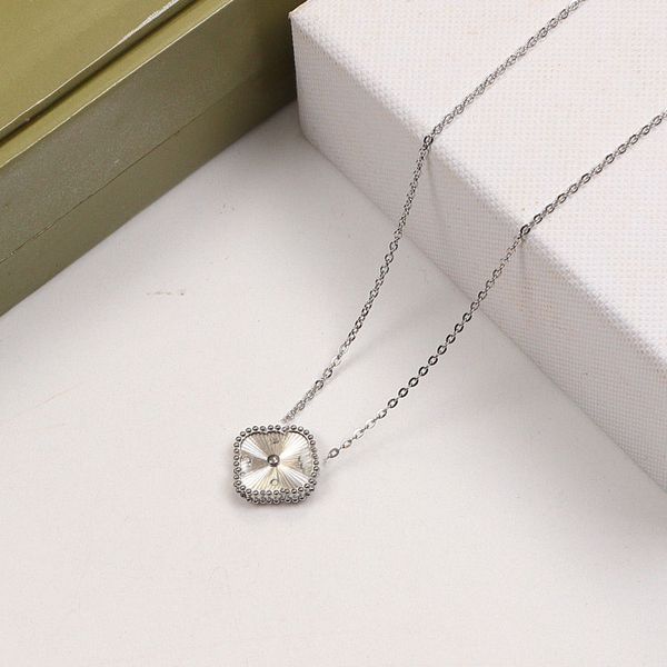 fashion necklaces pendants 4/four leaf clover charms designer jewelry 18k gold plated for women valentine's bracelets gift, Silver
fashion necklaces pendants 4/four leaf clover charms designer jewelry 18k gold plated for women valentine's bracelets gift, Silver