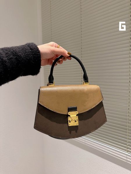 new original designer sector shoulder bag handbag lady handbags messenger bag fashion classic print genuine leather crossbody bags for women
new original designer sector shoulder bag handbag lady handbags messenger bag fashion classic print genuine leather crossbody bags for women
