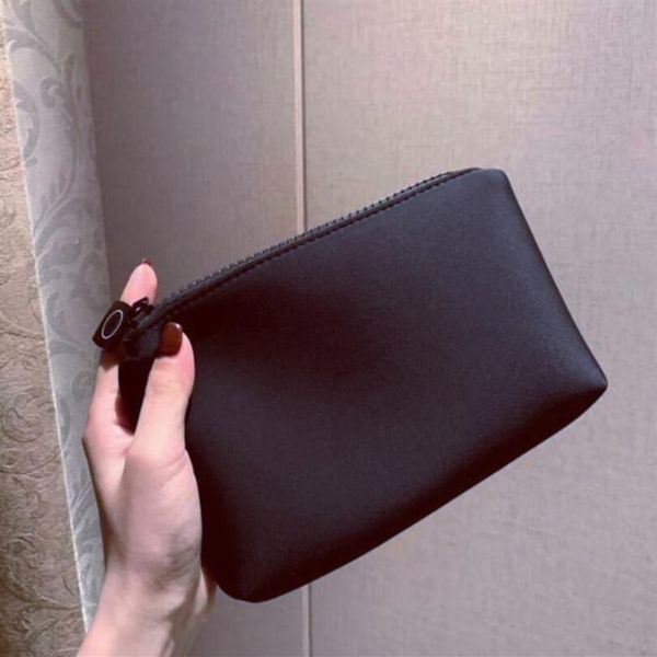 paris brand cosmetic bag women luxury zipper wallet portable cosmetic storage bags fashion vip gift bag coin purse with black gift281r
paris brand cosmetic bag women luxury zipper wallet portable cosmetic storage bags fashion vip gift bag coin purse with black gift281r