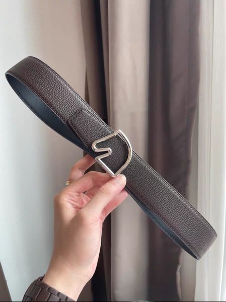 classics men belts designer mens and woman fashion togo leather classic reversible belt black brown h gold silver buckles 38cm ht0113
classics men belts designer mens and woman fashion togo leather classic reversible belt black brown h gold silver buckles 38cm ht0113