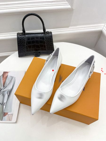 2023 good fashion women luxurys designers shoes designer sandals womens luxury high heels sandal dress shoess with box size 35-41 -m046, Black
2023 good fashion women luxurys designers shoes designer sandals womens luxury high heels sandal dress shoess with box size 35-41 -m046, Black
