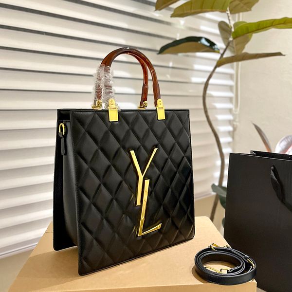 2022 luxury designer tote retro handbag fashion handbag chain women's messenger bag, Blue;pink
2022 luxury designer tote retro handbag fashion handbag chain women's messenger bag, Blue;pink