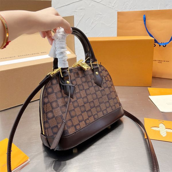 bags totes designer bag women handbag classic luxury brand imitation pattern splicing simple style shell bag fashion wallet party
bags totes designer bag women handbag classic luxury brand imitation pattern splicing simple style shell bag fashion wallet party