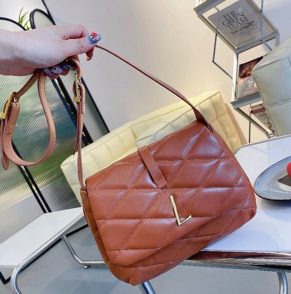 more colors luxurys designers fashion flap bags womens quilted shoulder bag gold chain leather crossbody handbags purses black tote purse ha
more colors luxurys designers fashion flap bags womens quilted shoulder bag gold chain leather crossbody handbags purses black tote purse ha